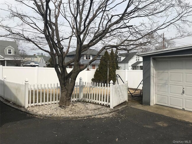 Building Photo - 40 Central Ave