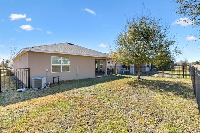 Building Photo - 5470 Sunshine Dr