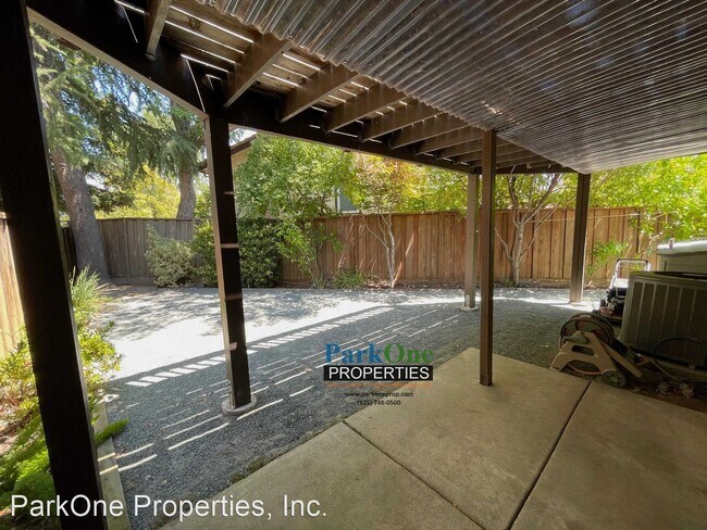 Building Photo - 3 br, 2.5 bath House - 200 Barnett Ter