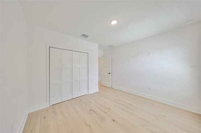 Building Photo - 1314 1/2 W Lemon St
