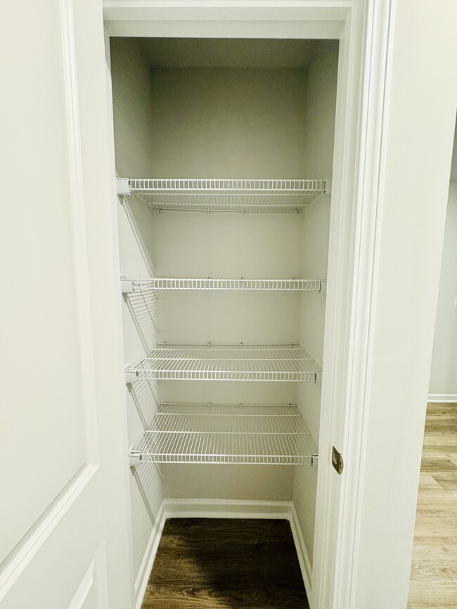 Building Photo - 1024 Kinness Dr