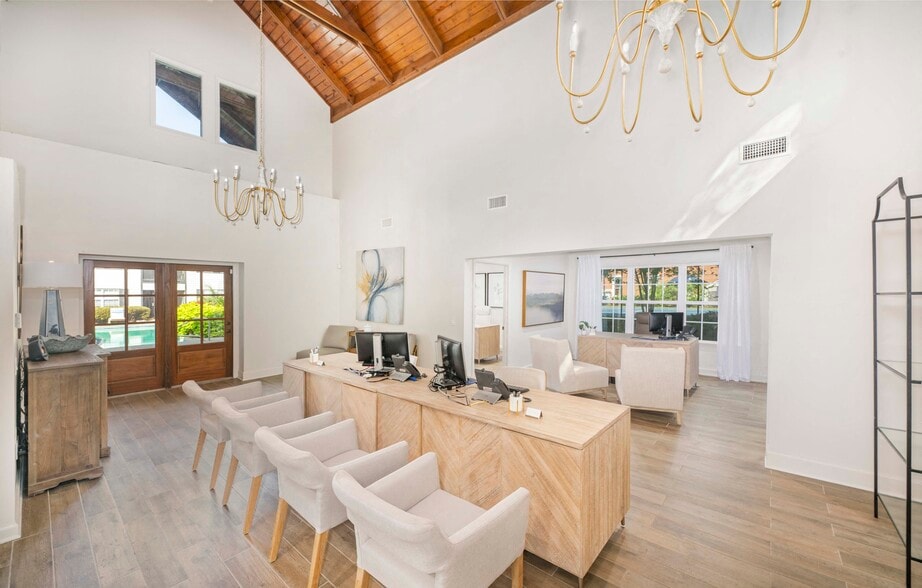 Building Photo - MAA Hamilton