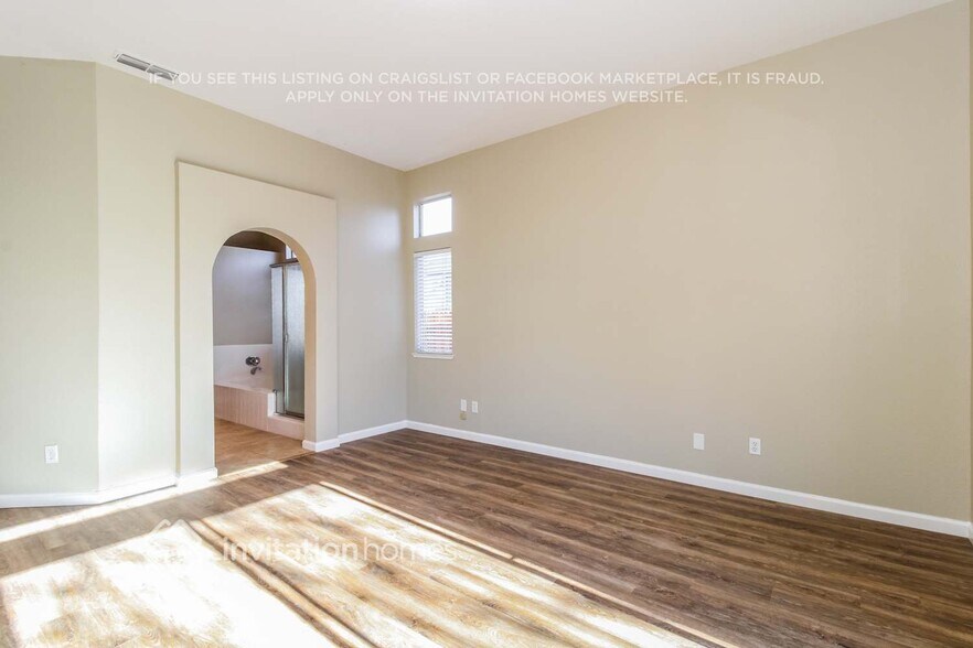 Building Photo - 702 Canyon Creek Way