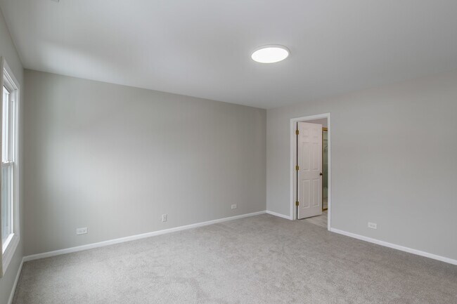 Building Photo - 194 S Stonington Dr