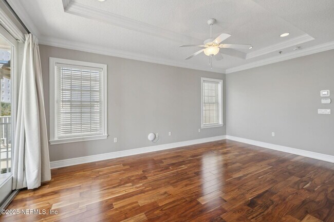 Building Photo - 137 3rd St S