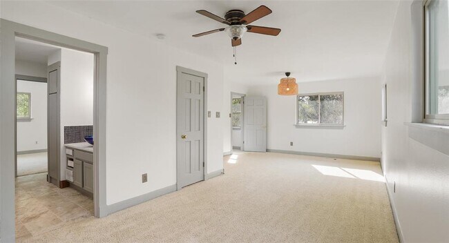 Building Photo - 13918 Hummingbird Ln
