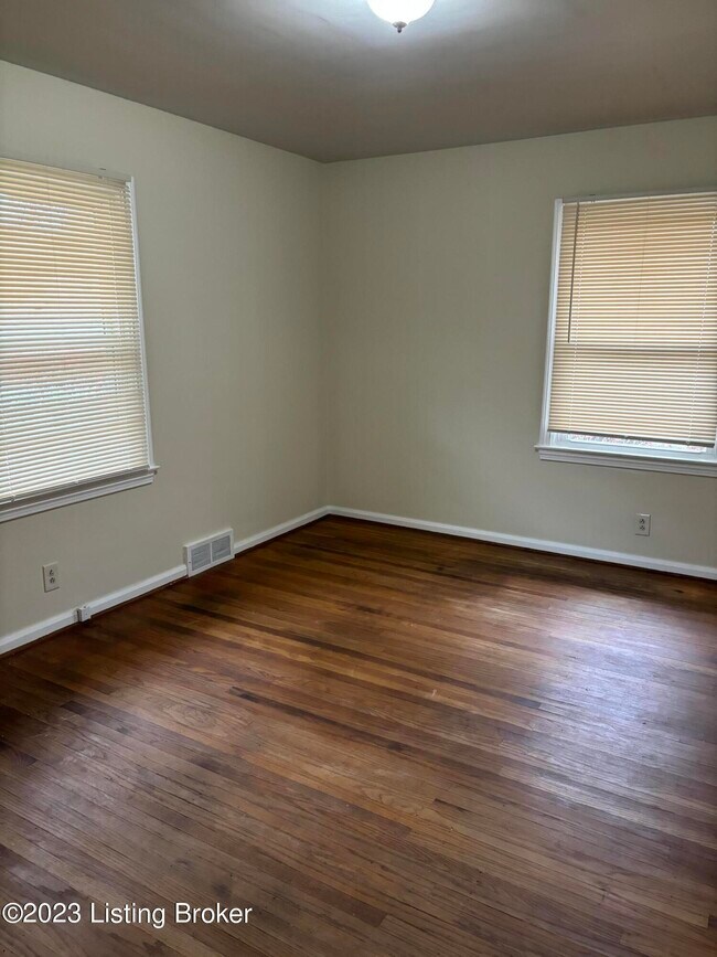 Building Photo - 215 Heady Ave