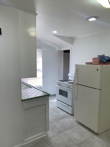 Building Photo - 2702 Wayside Ave