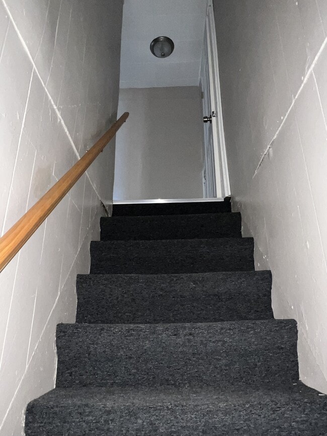 Building Photo - 367 Hawley St