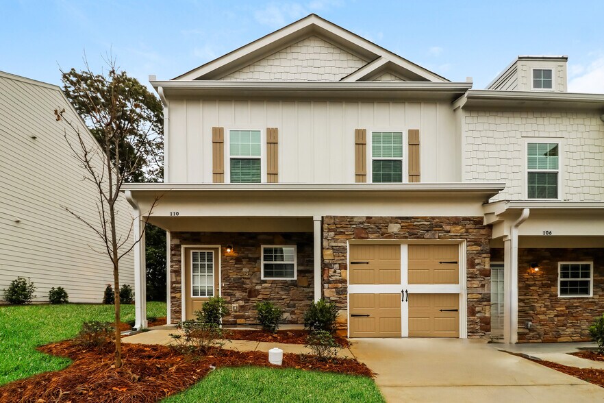 Building Photo - 110 Riley Cir