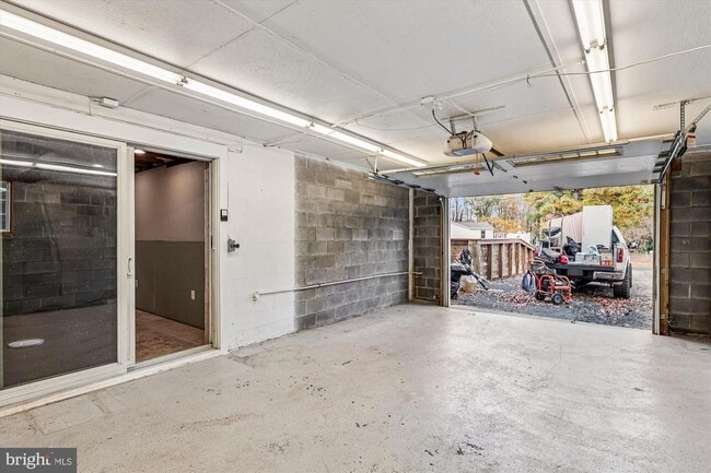 Building Photo - 1506 Widows Mite Rd