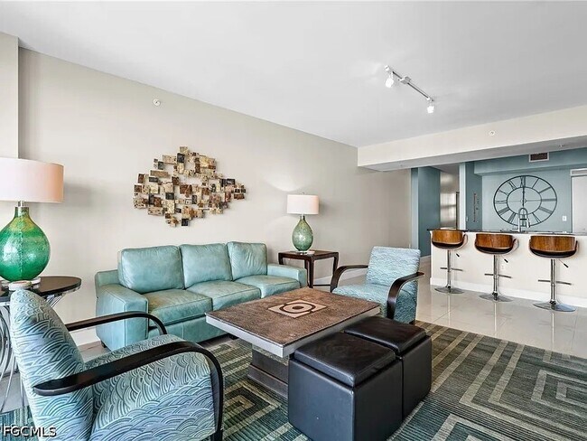 Building Photo - 3000 Oasis Grand Blvd