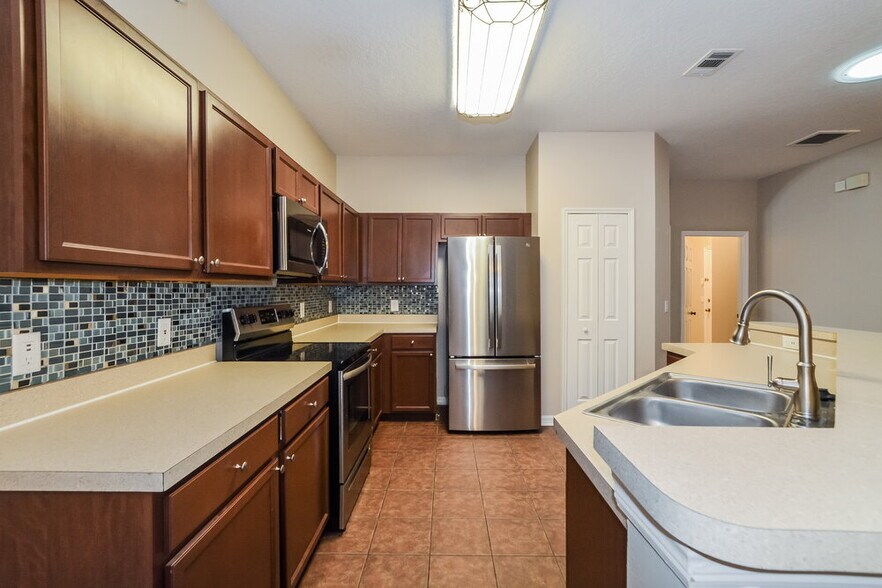 Building Photo - 1605 Golfside Village Ct