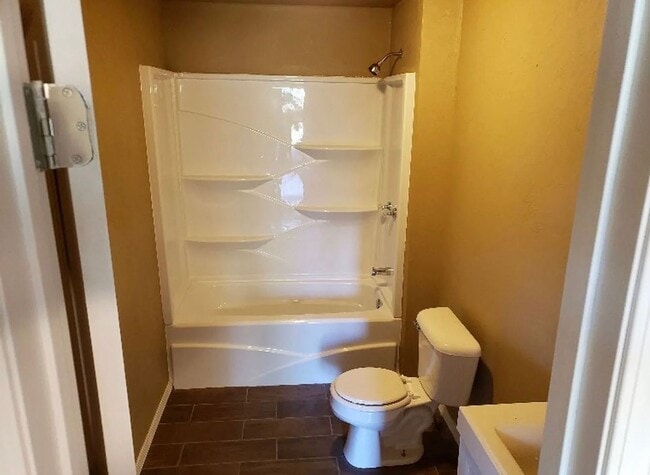 Building Photo - 2 Bed / 1 Bath Home for Rent – $1,000/mo + $1,000 Deposit