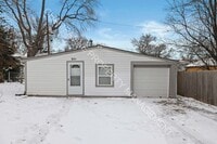 Building Photo - 2 bedroom home, conveniently located in Westport