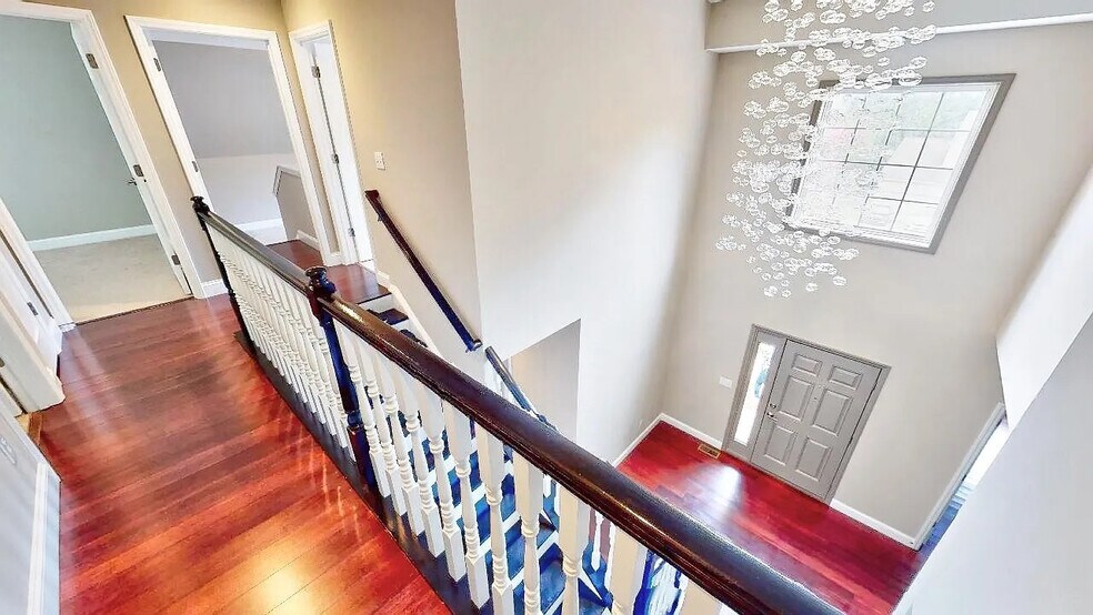 Building Photo - Room in House on New Parkside Dr