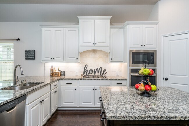 Building Photo - 15518 Lake Meridian Dr