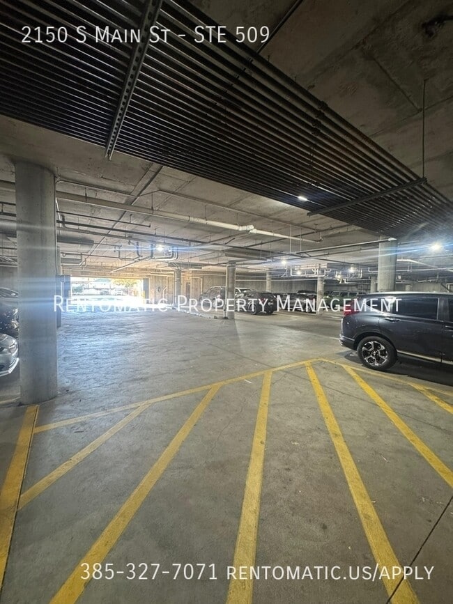 Building Photo - 2150 S Main St