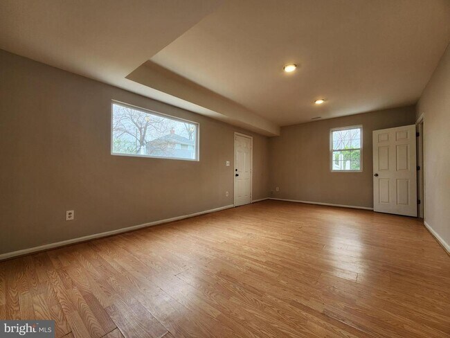 Building Photo - 4244 Clay St NE