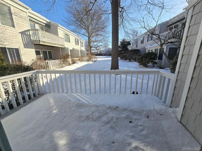 Building Photo - 220 Montauk Hwy