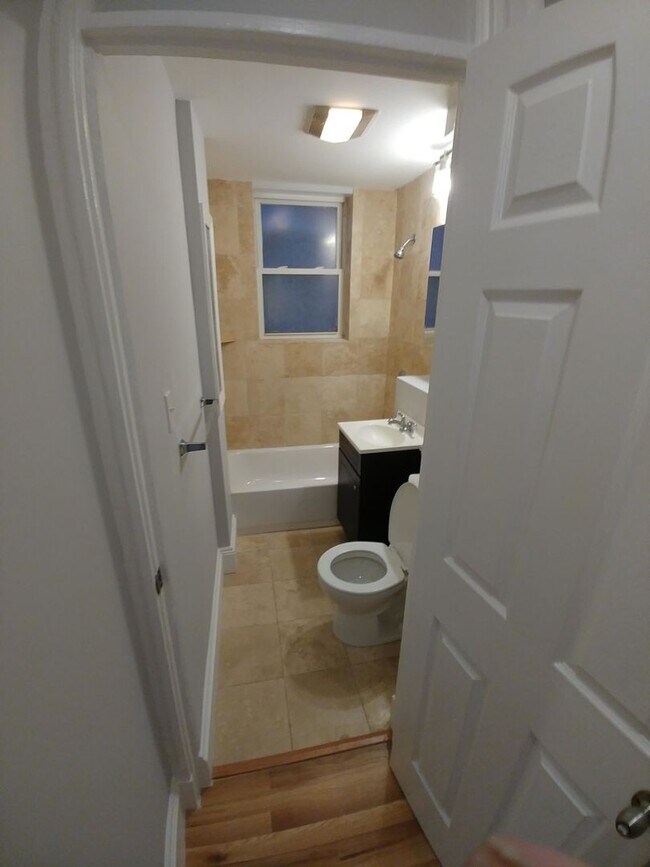 Building Photo - NORTH END 3 BED!!!!