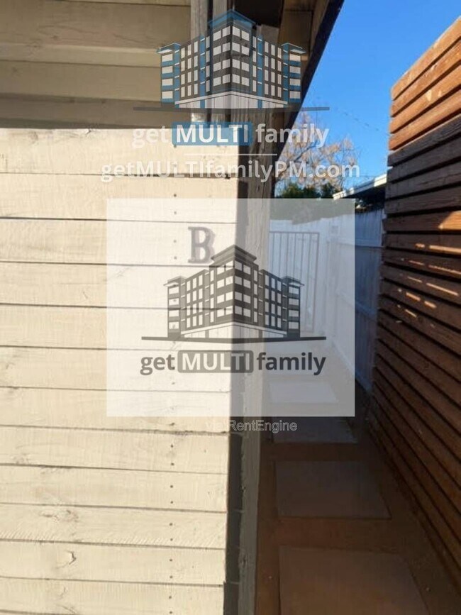 Building Photo - 1402 E McKinley St