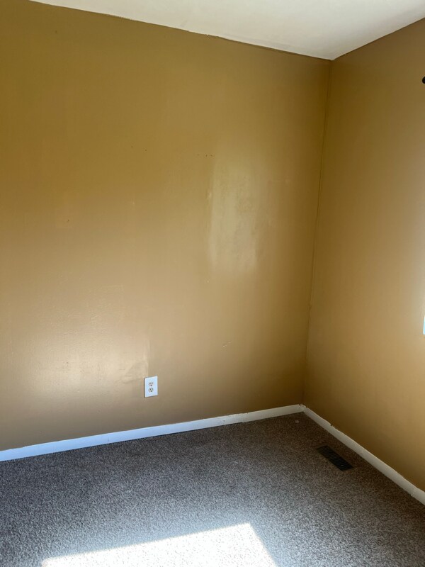 Building Photo - 2018 Hickorydale Dr