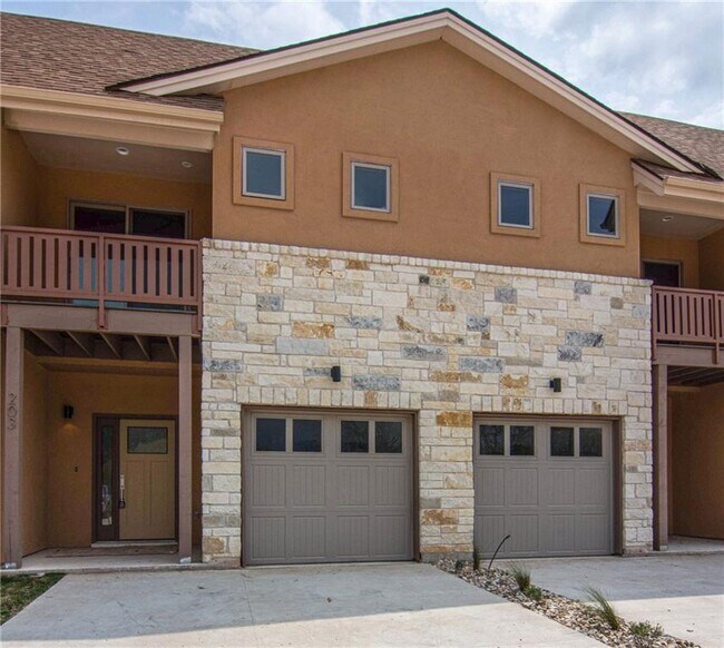 Primary Photo - 204 Conservation Dr