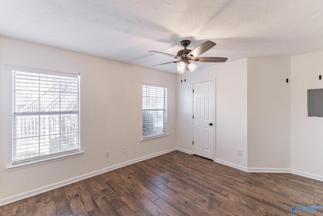 Building Photo - 171 Waters Edge Ln