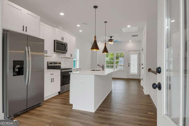 Building Photo - 2050 Bolton Rd NW