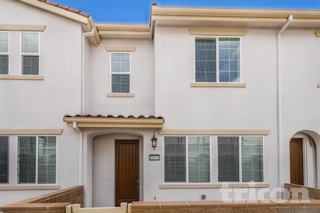 Building Photo - 10571 Vina Ct