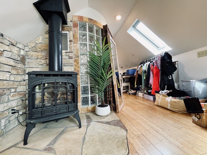 Building Photo - 1701 Taylor St NE