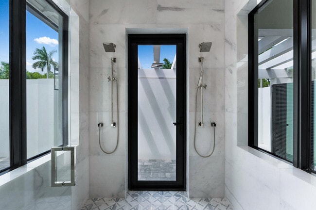 Building Photo - 14699 Black Bear Rd