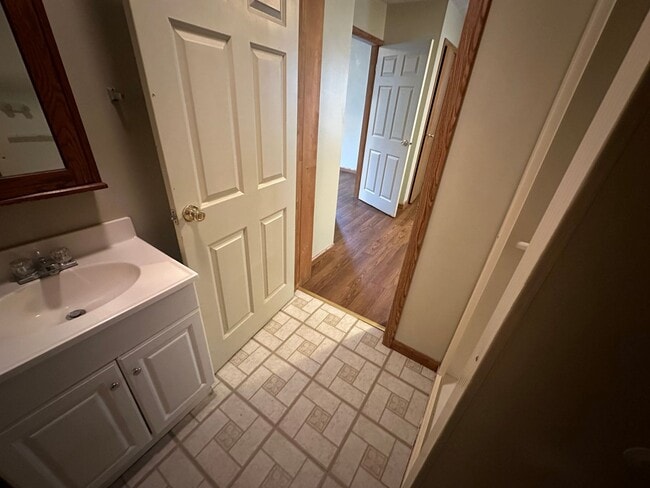 Building Photo - mcc320