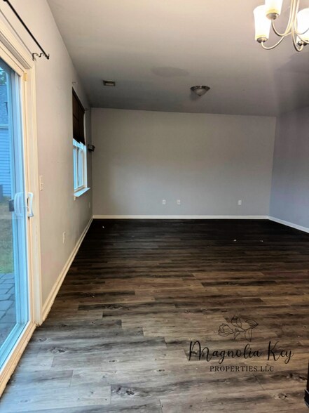 Building Photo - 599 Hay Hill Ln