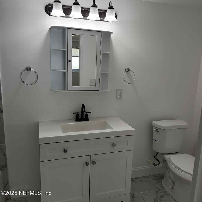 Building Photo - 1503 Broome St