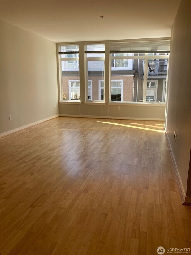 Building Photo - Harbor Square Condominium