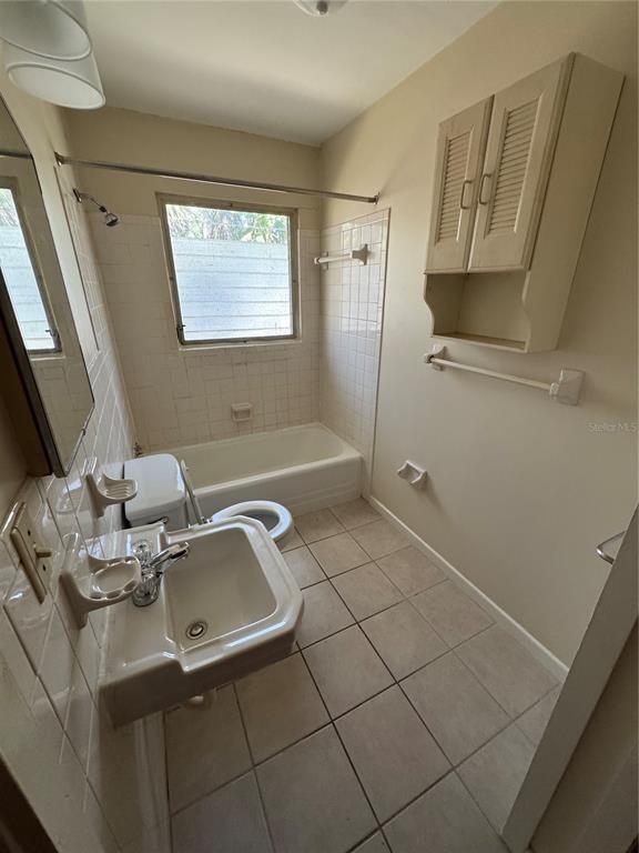 Building Photo - 242 Cedar St