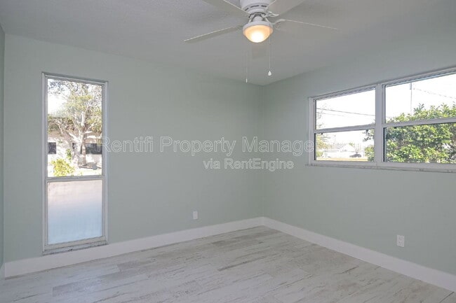 Building Photo - 1322 Miramar St
