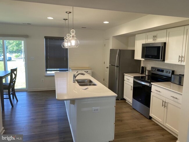 Building Photo - 224 Scotch Pine Dr