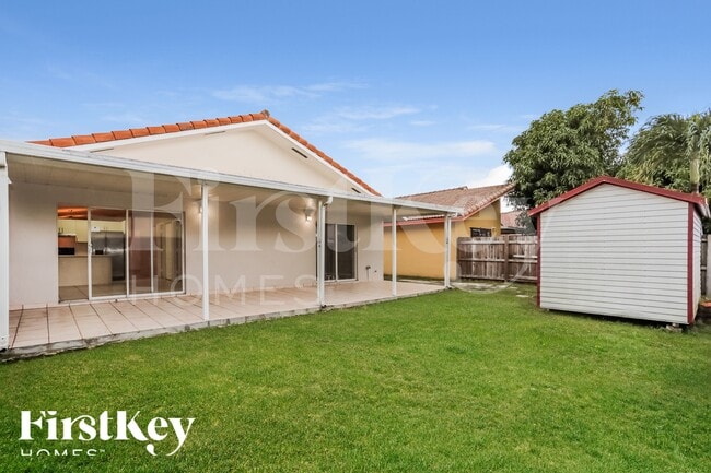 Building Photo - 15565 SW 138th Ave