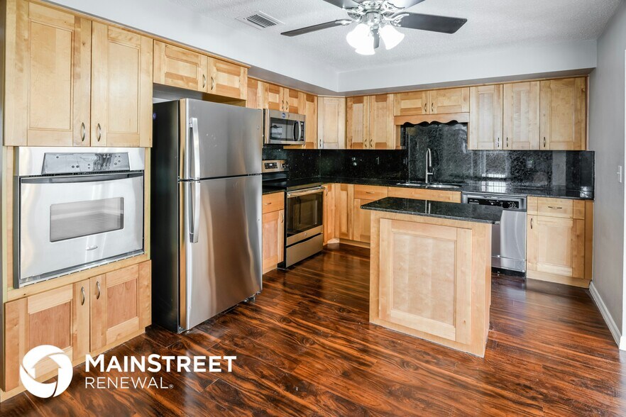 Building Photo - 610 Charlotte Ave