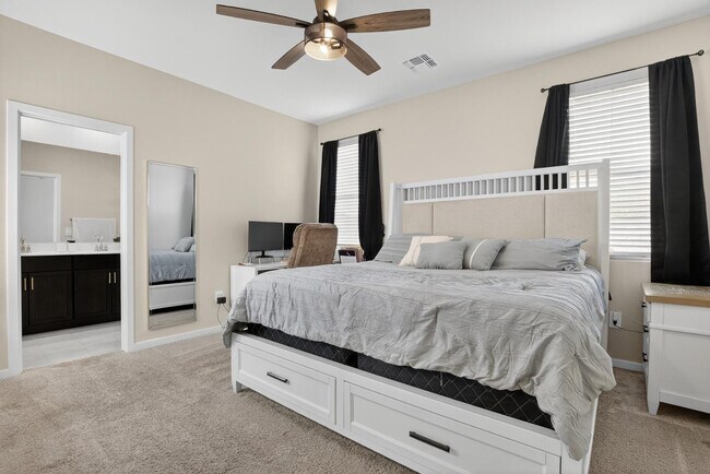 Building Photo - 19090 N Silver Dog Way