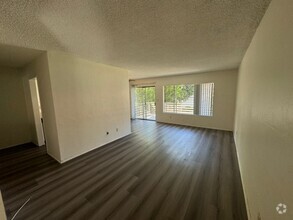 Building Photo - 1 Bedroom 1 Bathroom Condo in La Habra