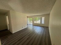 Building Photo - 1 Bedroom 1 Bathroom Condo in La Habra