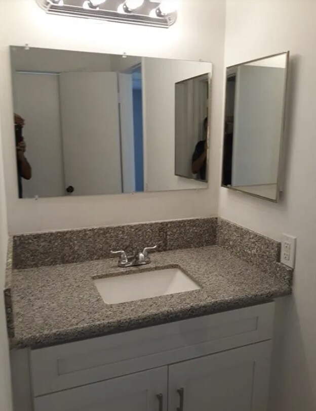 Building Photo - 4158 SW 66th Way