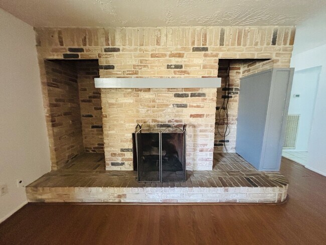 Building Photo - 9515 Water Park Ct