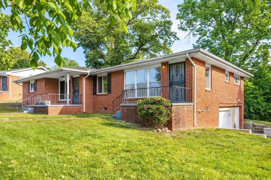 Building Photo - 301 Wygoda Cir