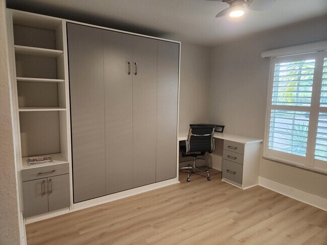 Building Photo - 2564 Sandy Cay