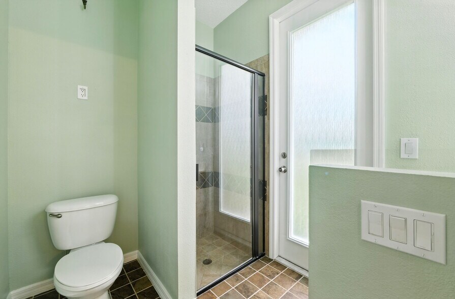 Building Photo - 2480 Cypress Tree Trl